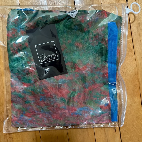 Monet Poppy Field scarf from Art Institute of Chicago - Picture 3 of 3